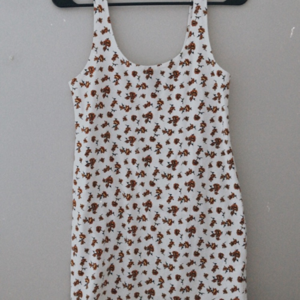 Dress - Picture 2 of 3